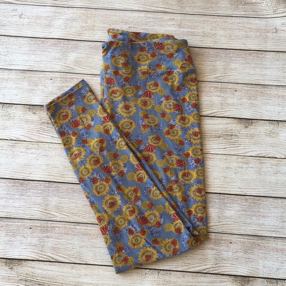 LuLaRoe Tall & Curvy Leggings